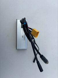 GhostCat Controller F3 Class 2, silver finned controller with wiring and yellow connector