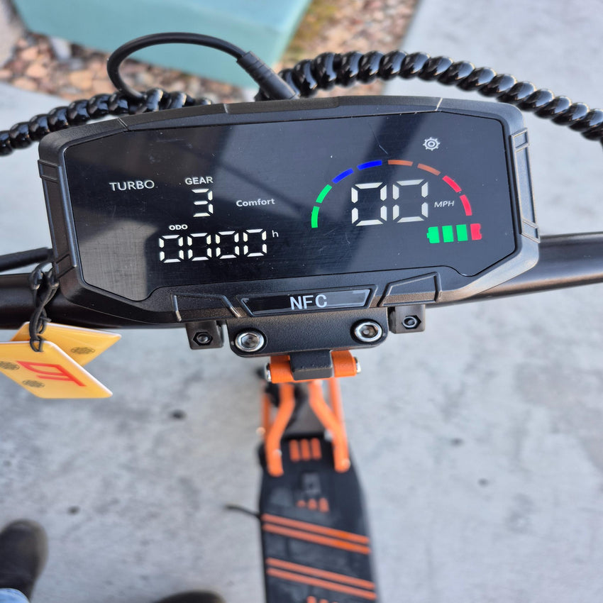 Freego C10 Pro Landtiger foldable e-scooter side detail highlighting dual motor setup