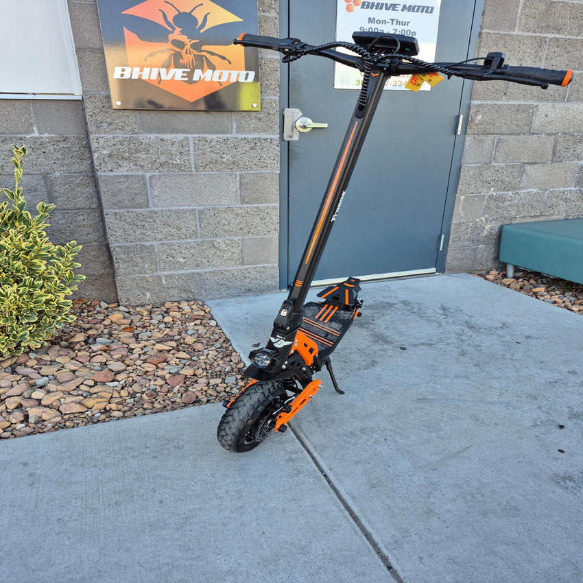 Freego C10 Pro Landtiger foldable electric scooter front fork and suspension detail