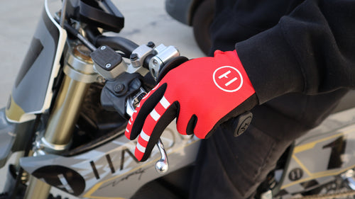 Havoc red fitted riding gloves, image 2
