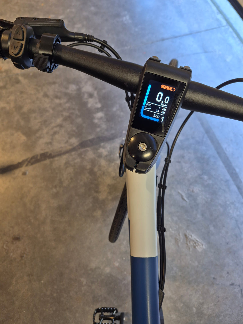 VanPowers City Vanture ultra lightweight e-bike side profile second colorway view