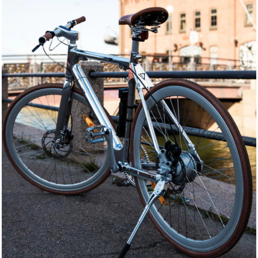 VanPowers City Vanture ultra lightweight electric bike cockpit with display and controls