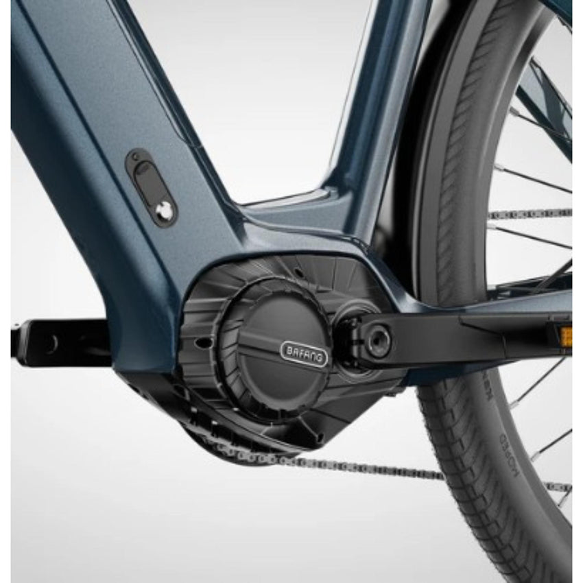 VanPowers UrbanGlide Ultra mid drive e-bike cockpit display and handlebar controls detail