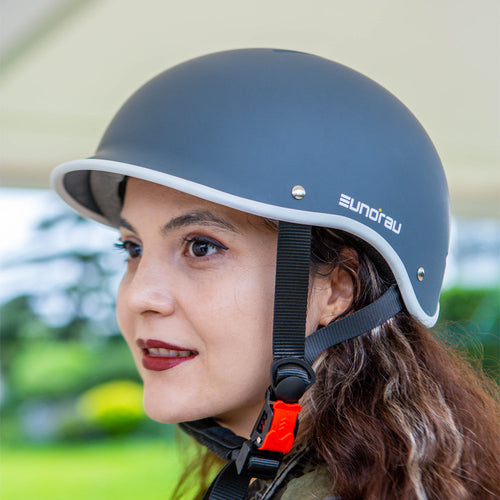 Rider wearing the Eunorau Genesis helmet