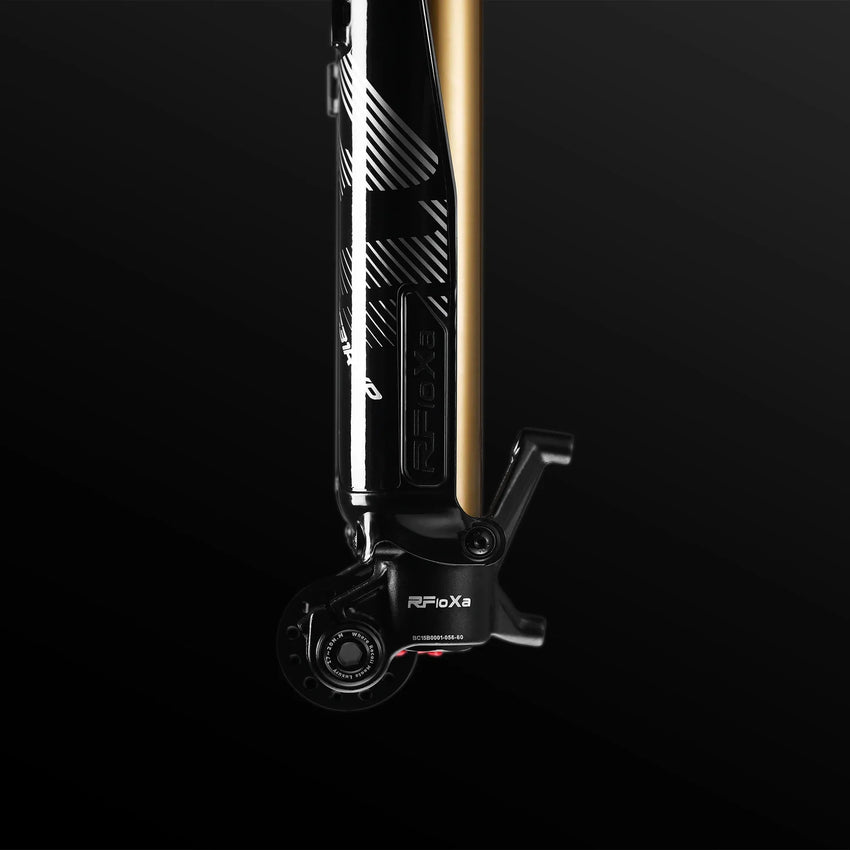 RFloXa Hawk31 Max Gold fork lower leg and axle detail