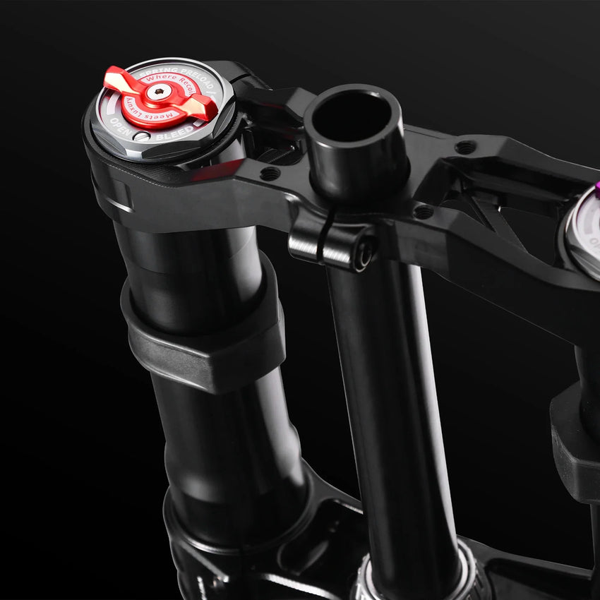 RFloXa Hawk33 Max red top cap preload adjuster on black crown
